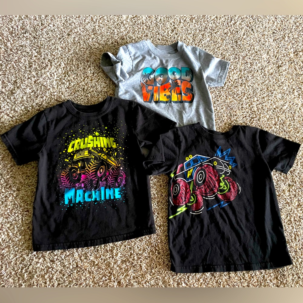 Lot of 3 tees size 4T GUC